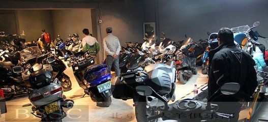 买摩托车